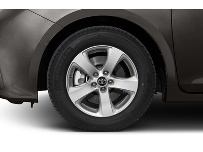 2019 Toyota Sienna XLE 8 Passenger