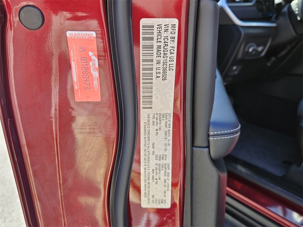 2025 Jeep Grand Cherokee GRAND CHEROKEE LAREDO X 4X2