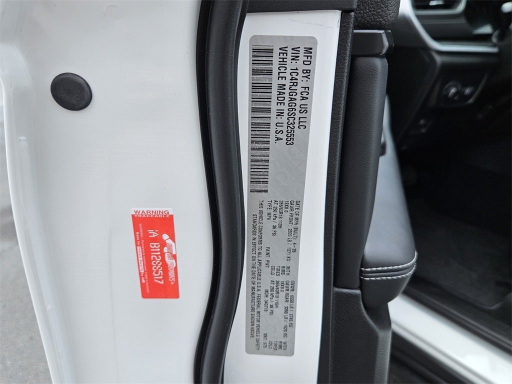 2025 Jeep Grand Cherokee GRAND CHEROKEE LAREDO X 4X2