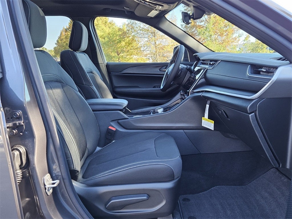 2025 Jeep Grand Cherokee GRAND CHEROKEE LAREDO X 4X2