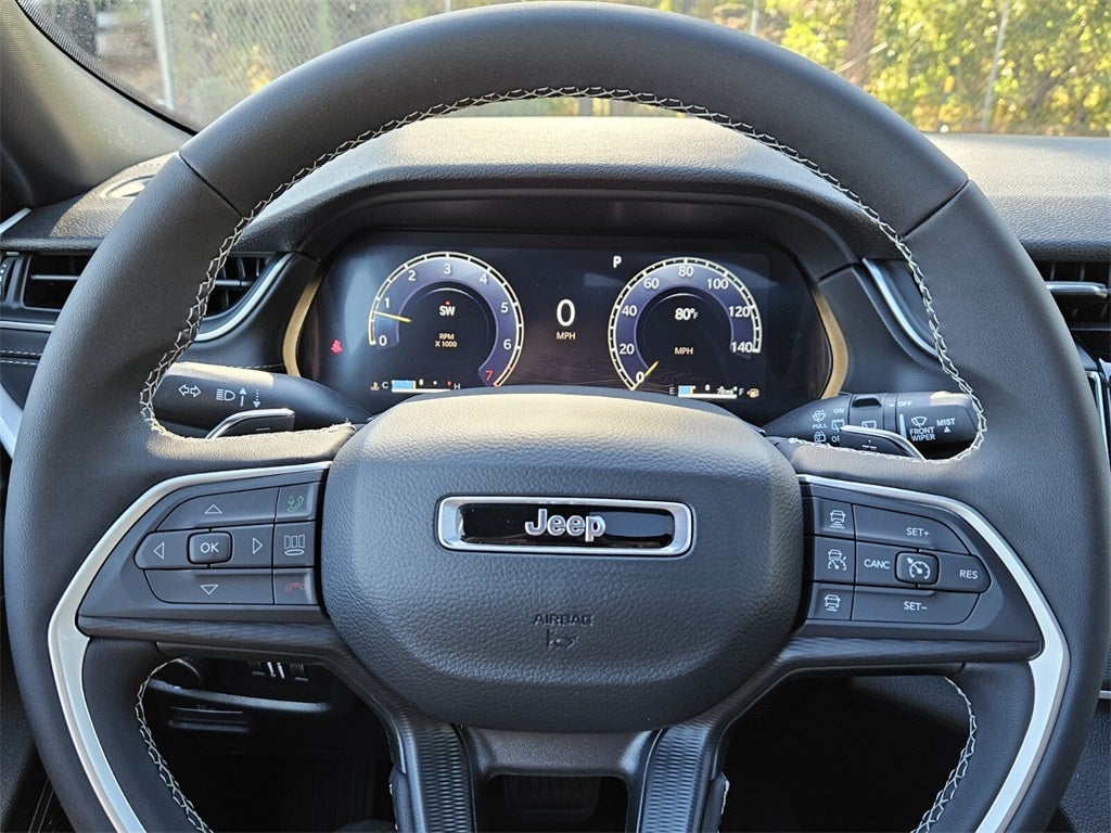 2025 Jeep Grand Cherokee GRAND CHEROKEE LAREDO X 4X2