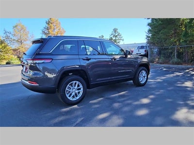 2025 Jeep Grand Cherokee GRAND CHEROKEE LAREDO X 4X2