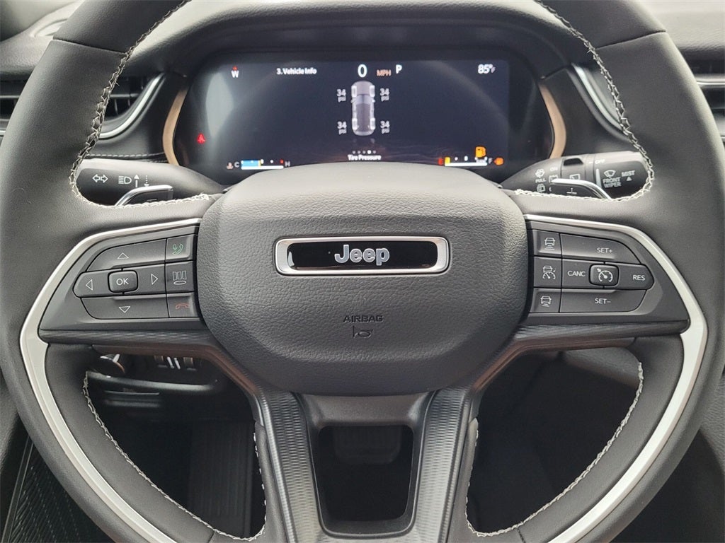 2025 Jeep Grand Cherokee GRAND CHEROKEE LAREDO X 4X2