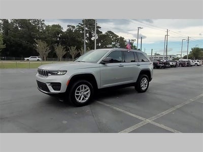 2025 Jeep Grand Cherokee GRAND CHEROKEE LAREDO X 4X2