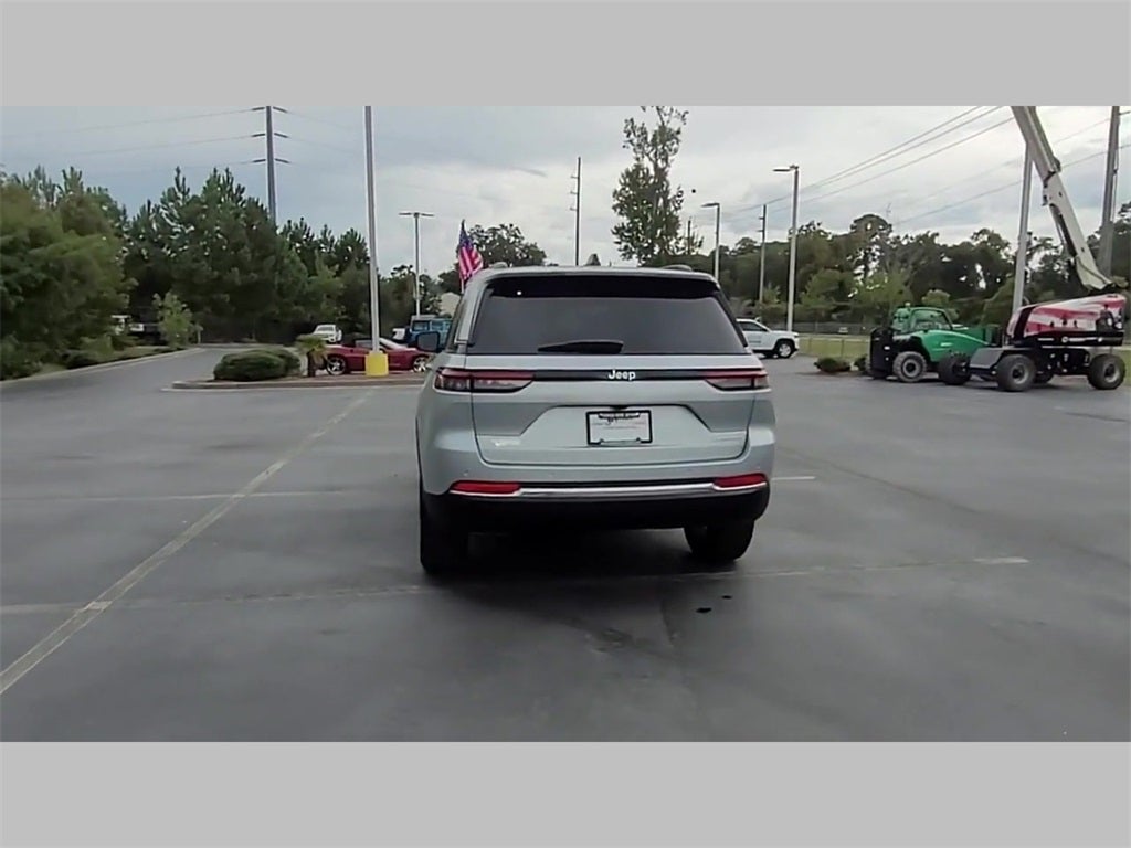 2025 Jeep Grand Cherokee GRAND CHEROKEE LAREDO X 4X2