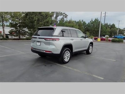 2025 Jeep Grand Cherokee GRAND CHEROKEE LAREDO X 4X2