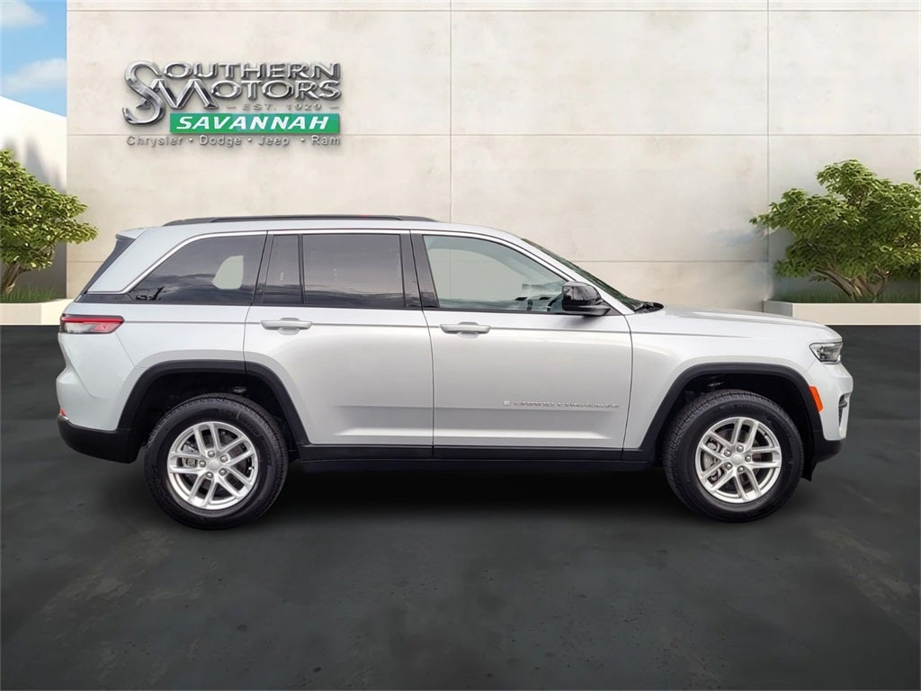2025 Jeep Grand Cherokee GRAND CHEROKEE LAREDO X 4X2