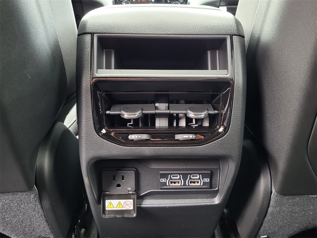 2025 Jeep Grand Cherokee GRAND CHEROKEE LAREDO X 4X2