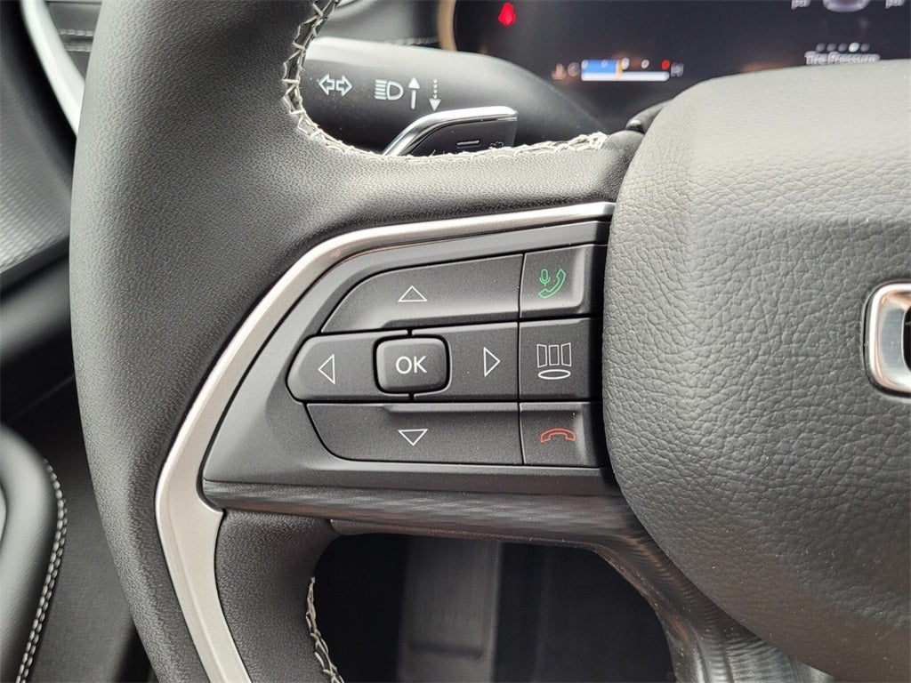 2025 Jeep Grand Cherokee GRAND CHEROKEE LAREDO X 4X2