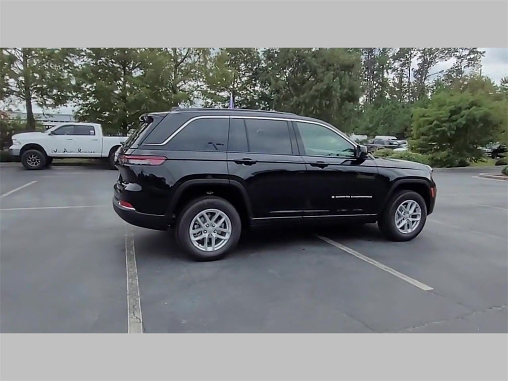 2025 Jeep Grand Cherokee GRAND CHEROKEE LAREDO X 4X2