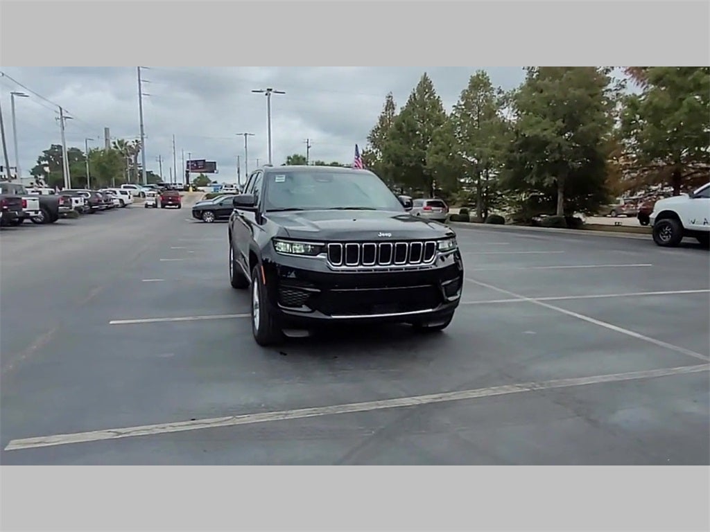 2025 Jeep Grand Cherokee GRAND CHEROKEE LAREDO X 4X2