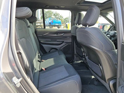 2025 Jeep Grand Cherokee Laredo X 4x2