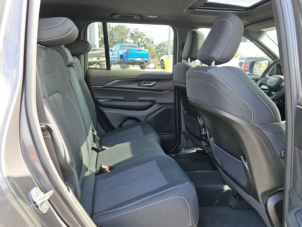 2025 Jeep Grand Cherokee Laredo X 4x2