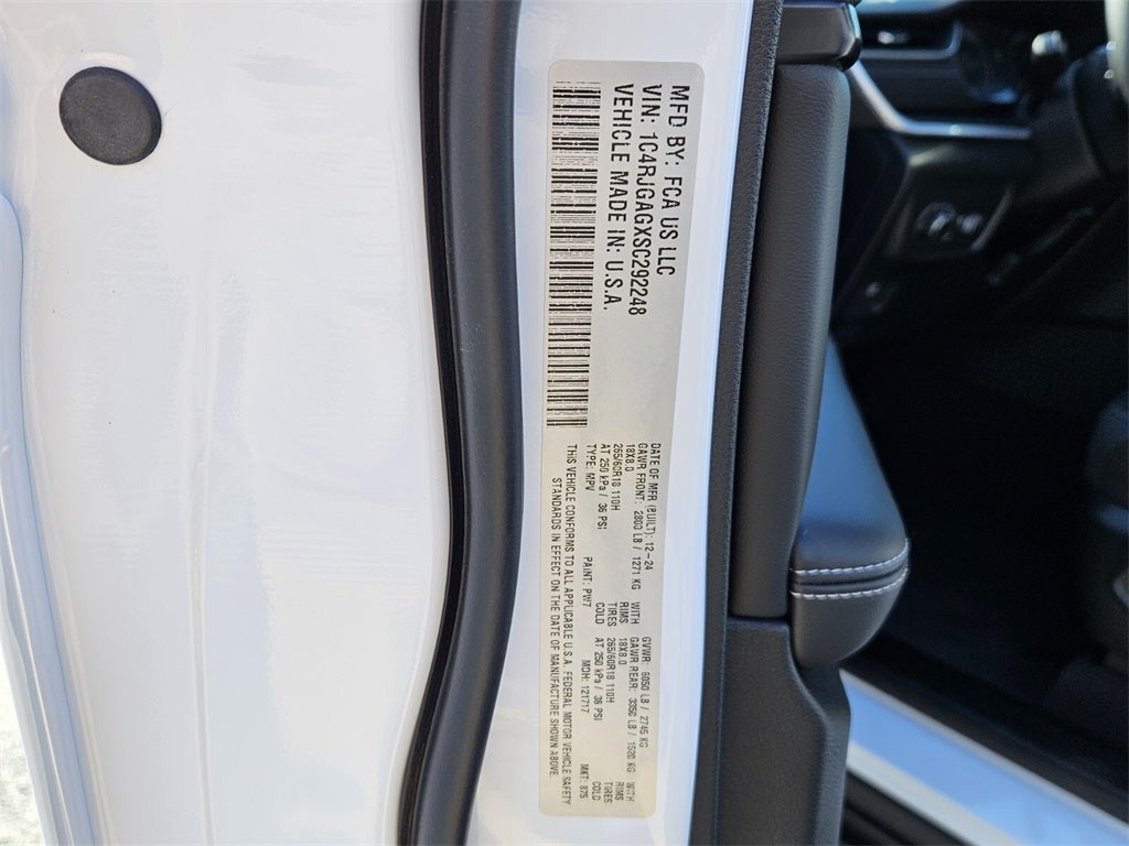 2025 Jeep Grand Cherokee GRAND CHEROKEE LAREDO X 4X2