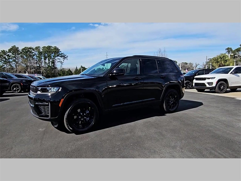 2026 Jeep Grand Cherokee GRAND CHEROKEE LAREDO ALTITUDE 4X2