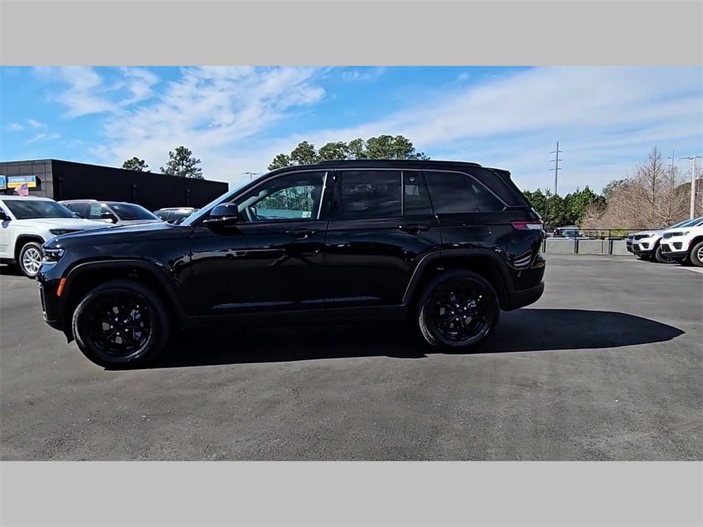 2026 Jeep Grand Cherokee GRAND CHEROKEE LAREDO ALTITUDE 4X2