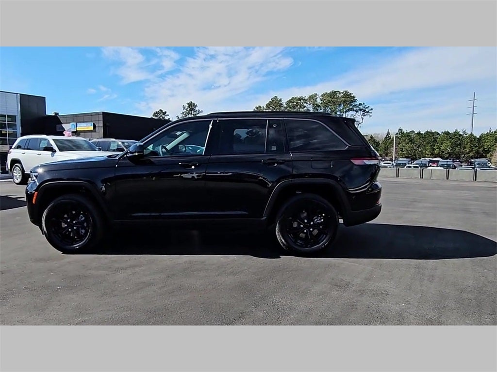 2026 Jeep Grand Cherokee GRAND CHEROKEE LAREDO ALTITUDE 4X2