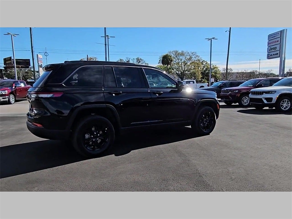 2026 Jeep Grand Cherokee GRAND CHEROKEE LAREDO ALTITUDE 4X2