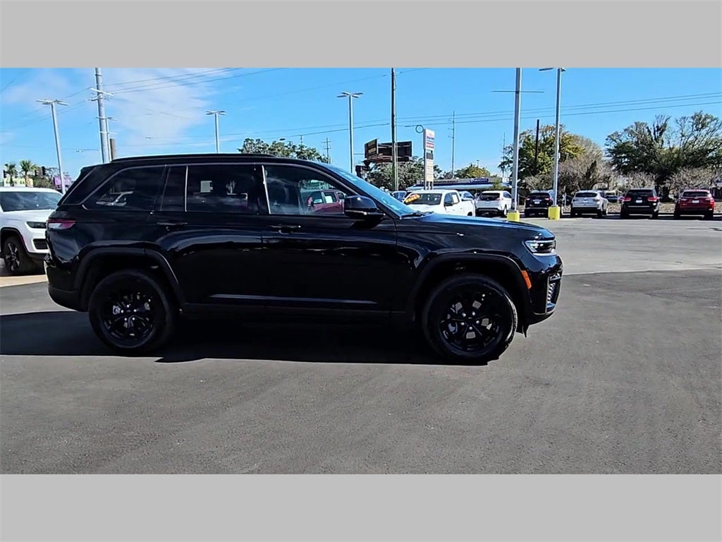 2026 Jeep Grand Cherokee GRAND CHEROKEE LAREDO ALTITUDE 4X2