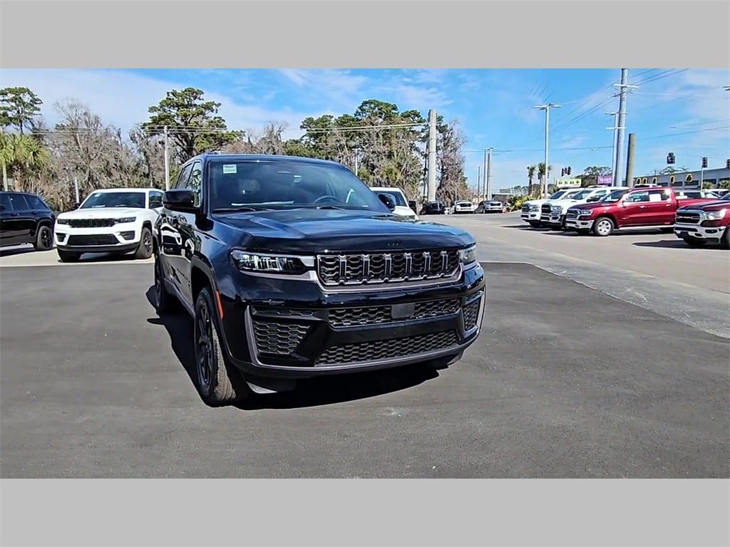 2026 Jeep Grand Cherokee GRAND CHEROKEE LAREDO ALTITUDE 4X2