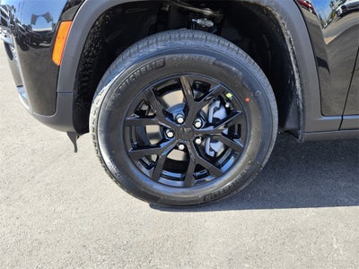 2026 Jeep Grand Cherokee GRAND CHEROKEE LAREDO ALTITUDE 4X2