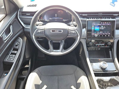2023 Jeep Grand Cherokee Laredo 4x4