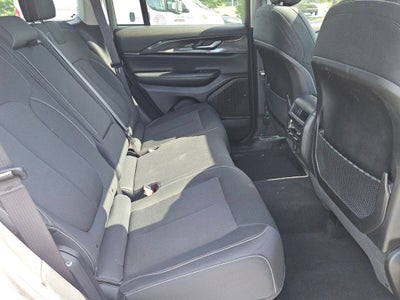 2023 Jeep Grand Cherokee Laredo 4x4