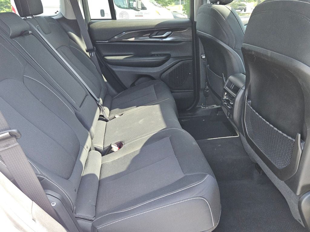 2023 Jeep Grand Cherokee Laredo 4x4