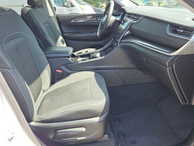 2023 Jeep Grand Cherokee Laredo 4x4