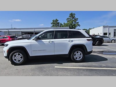 2023 Jeep Grand Cherokee Laredo 4x4