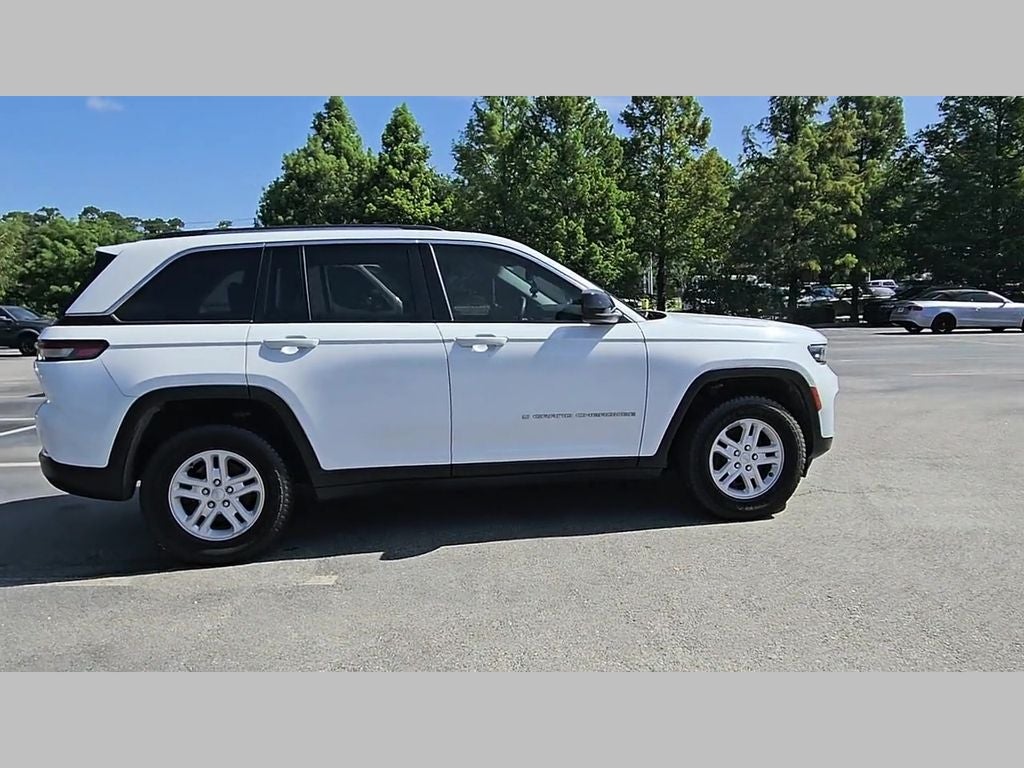 2023 Jeep Grand Cherokee Laredo 4x4