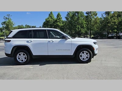 2023 Jeep Grand Cherokee Laredo 4x4