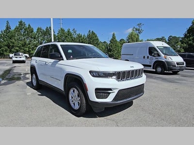 2023 Jeep Grand Cherokee Laredo 4x4