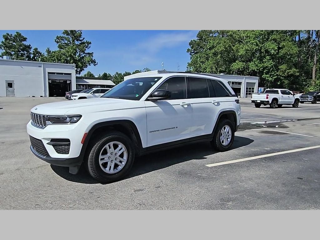 2023 Jeep Grand Cherokee Laredo 4x4