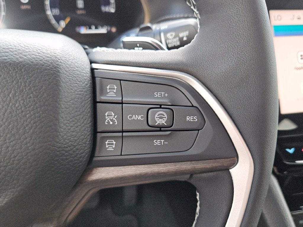 2027 Jeep Grand Cherokee GRAND CHEROKEE LAREDO ALTITUDE 4X4