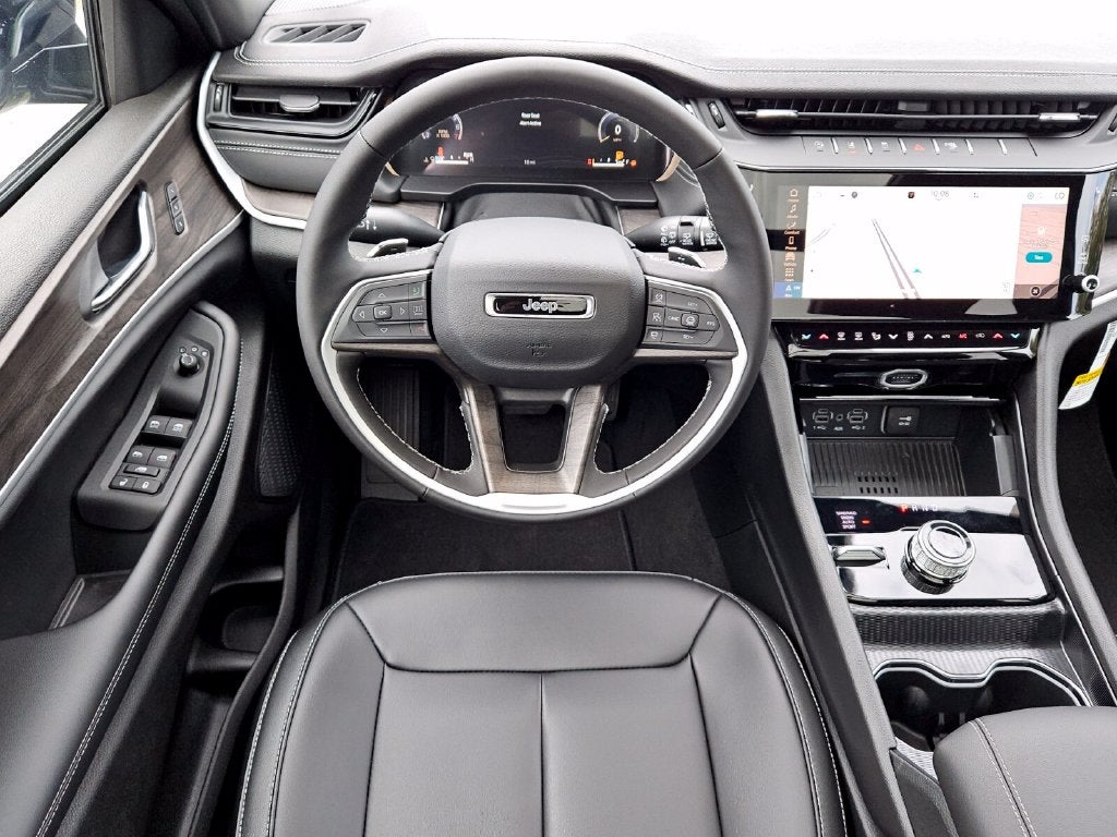 2027 Jeep Grand Cherokee GRAND CHEROKEE LIMITED 4X4