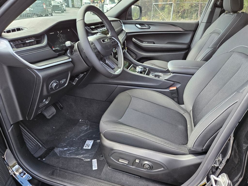 2024 Jeep Grand Cherokee L Laredo X 4x2