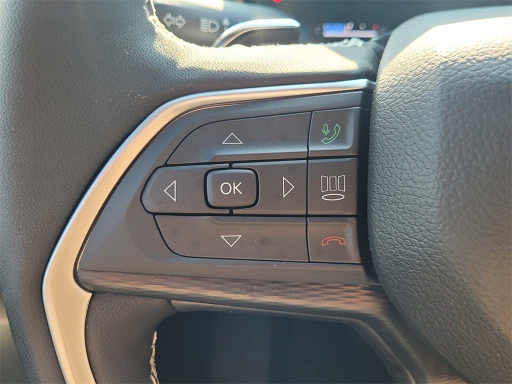 2025 Jeep Grand Cherokee GRAND CHEROKEE L LAREDO 4X2