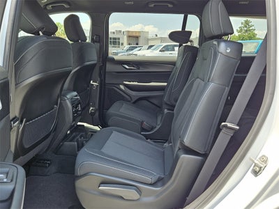 2025 Jeep Grand Cherokee GRAND CHEROKEE L LAREDO 4X2