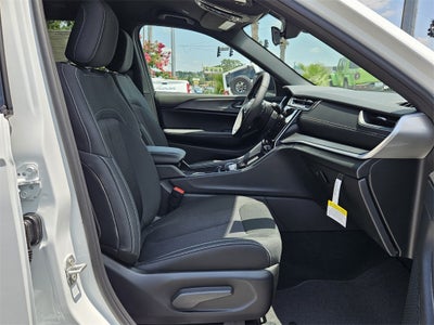 2025 Jeep Grand Cherokee GRAND CHEROKEE L LAREDO 4X2