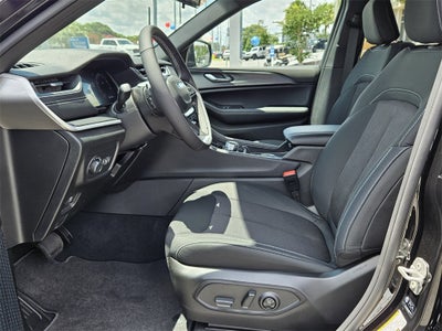 2025 Jeep Grand Cherokee GRAND CHEROKEE L LAREDO 4X2