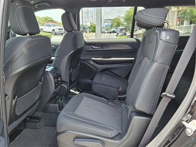 2025 Jeep Grand Cherokee GRAND CHEROKEE L LAREDO 4X2