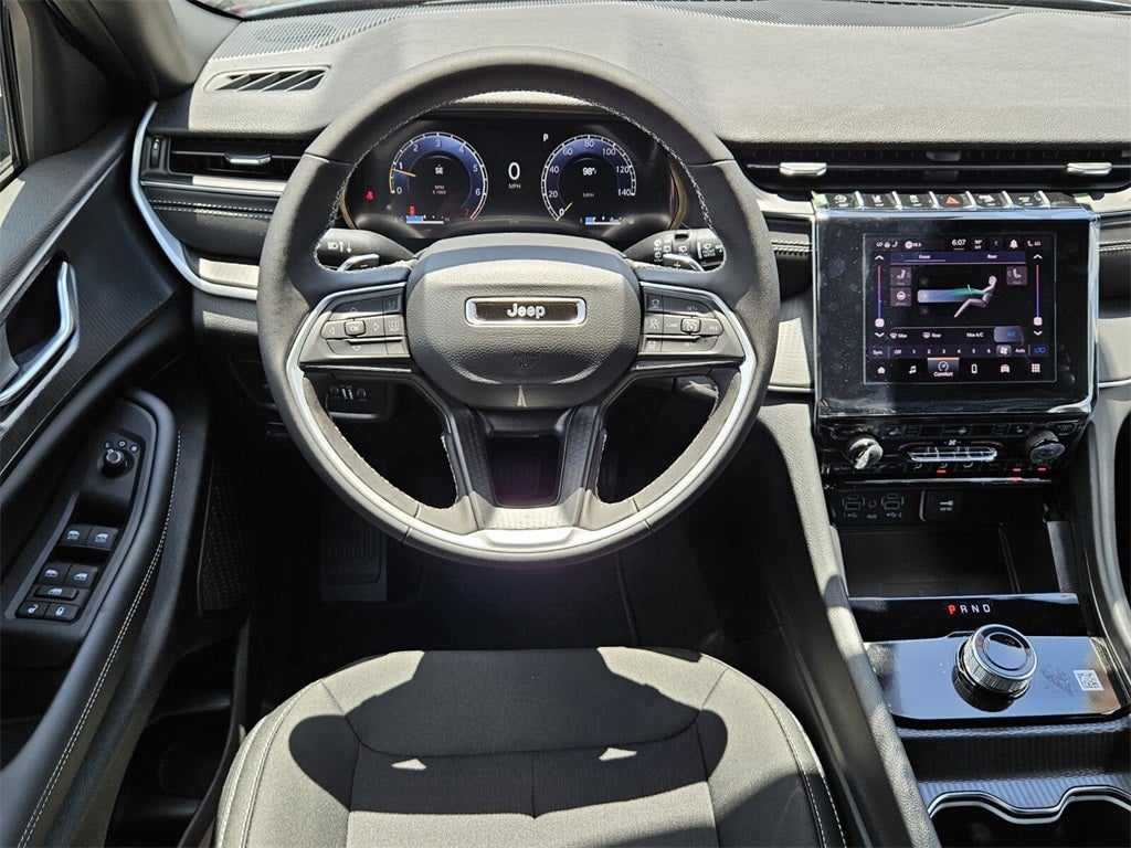 2025 Jeep Grand Cherokee GRAND CHEROKEE L LAREDO 4X2