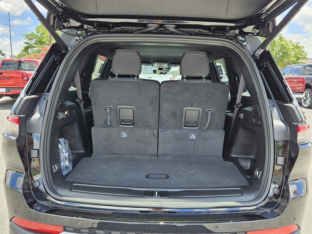 2025 Jeep Grand Cherokee GRAND CHEROKEE L LAREDO 4X2