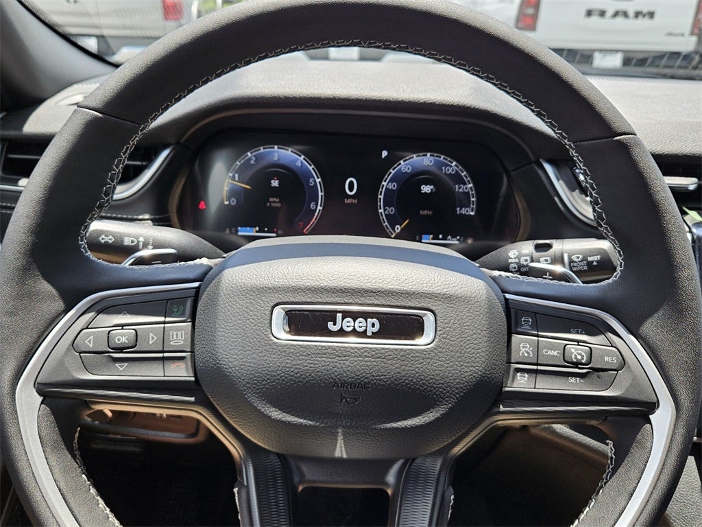 2025 Jeep Grand Cherokee GRAND CHEROKEE L LAREDO 4X2