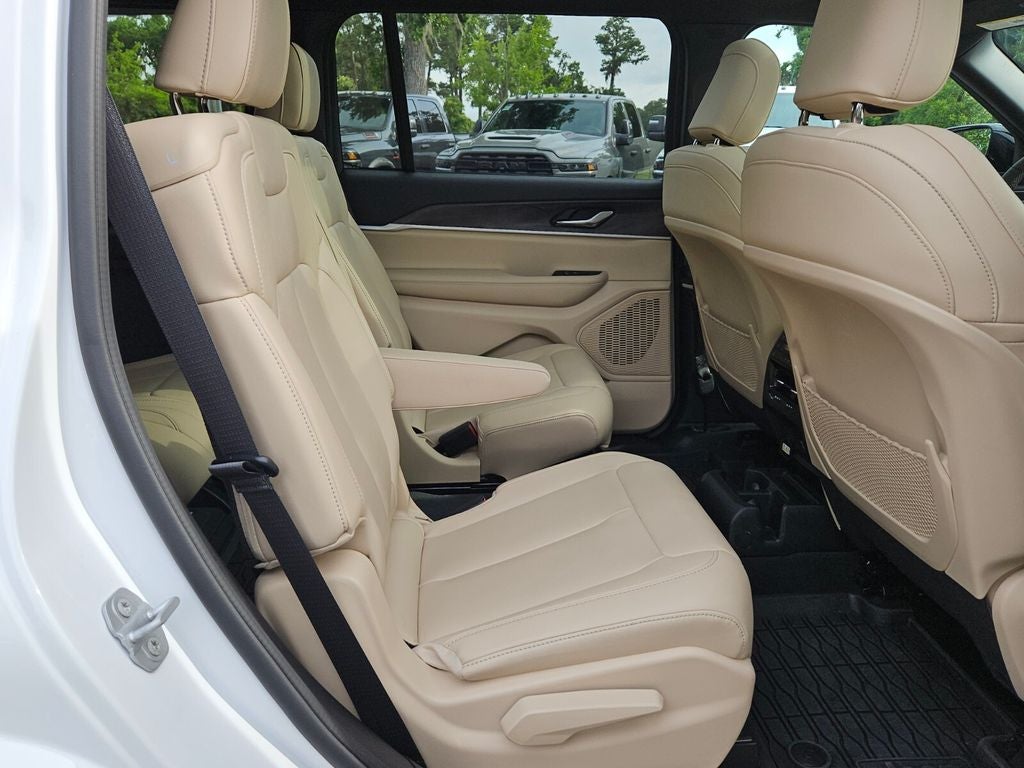 2025 Jeep Grand Cherokee L Limited 4x4