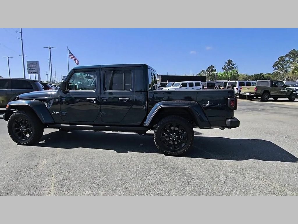 2025 Jeep Gladiator Nighthawk