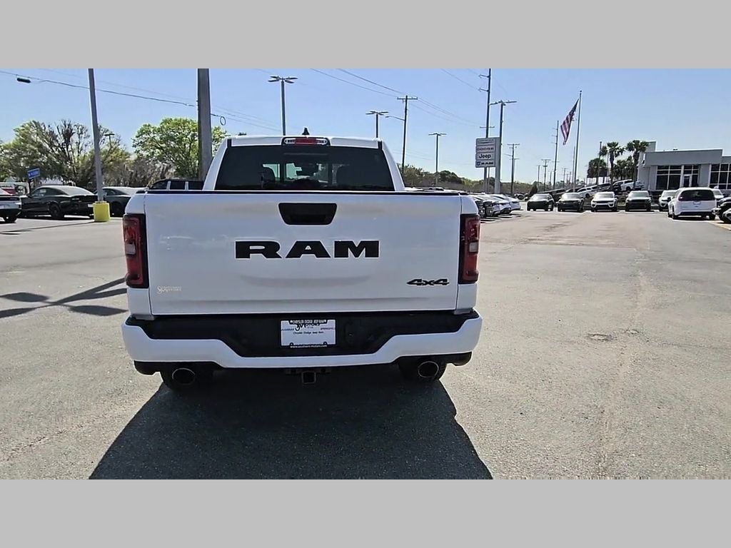 2026 RAM Ram 1500 RAM 1500 EXPRESS CREW CAB 4X4 5'7' BOX