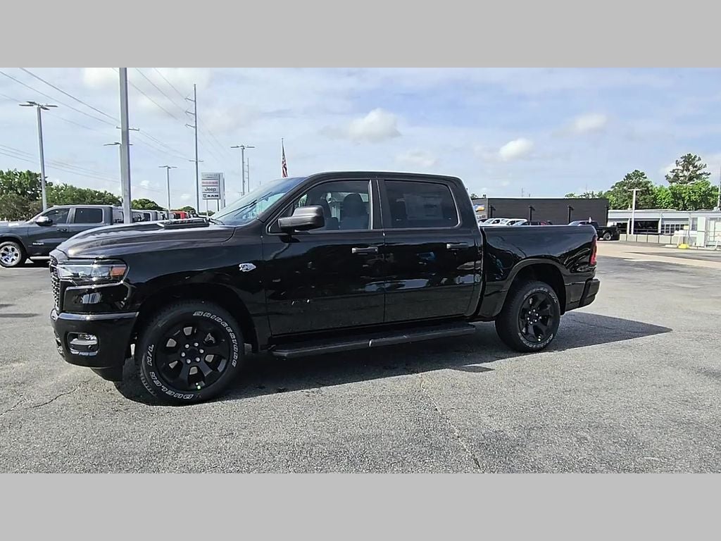2026 RAM Ram 1500 RAM 1500 EXPRESS CREW CAB 4X4 5'7' BOX