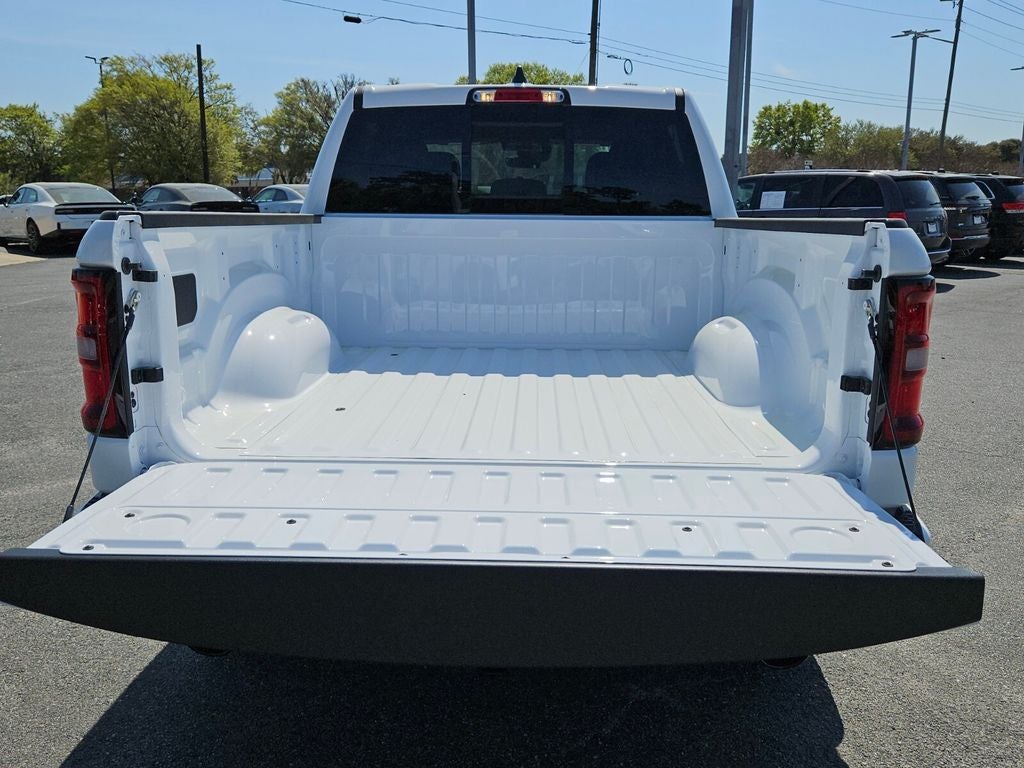 2026 RAM Ram 1500 RAM 1500 EXPRESS CREW CAB 4X4 5'7' BOX